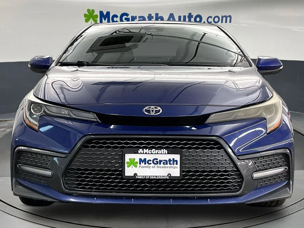 Used 2020 Blue Toyota SE image 5