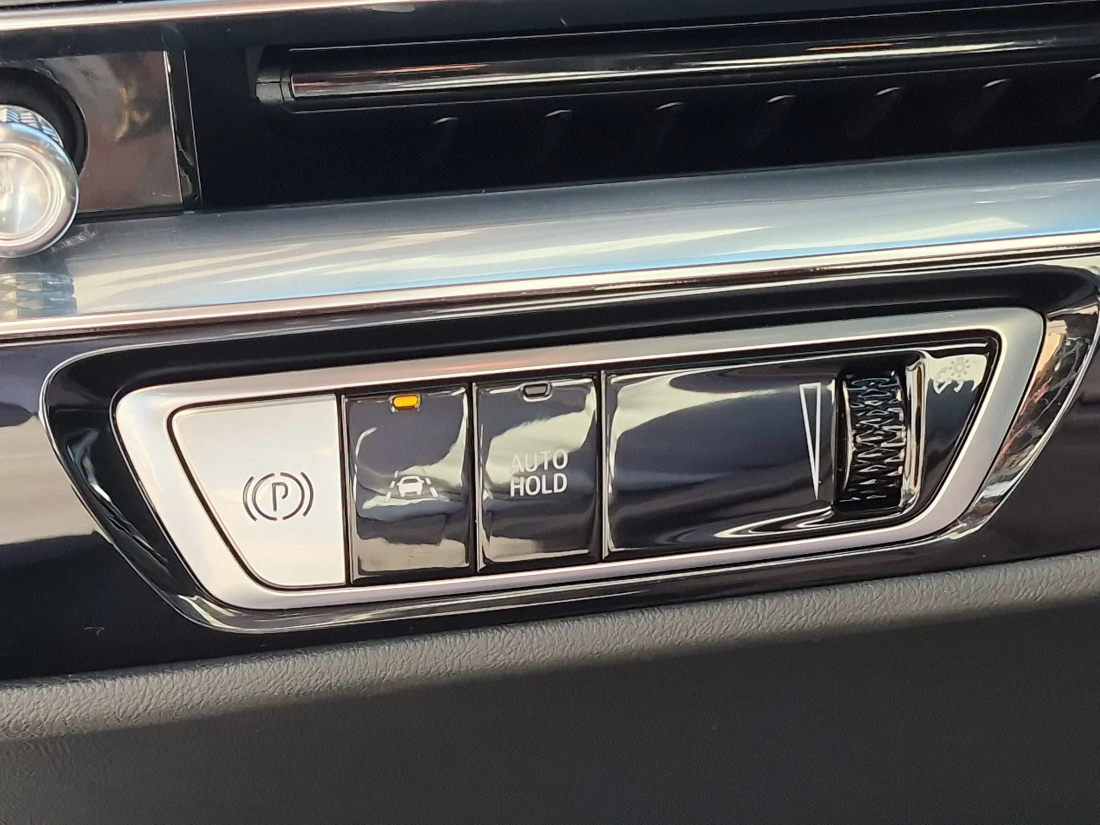 2024 Cadillac LYRIQ Tech - Photo 18