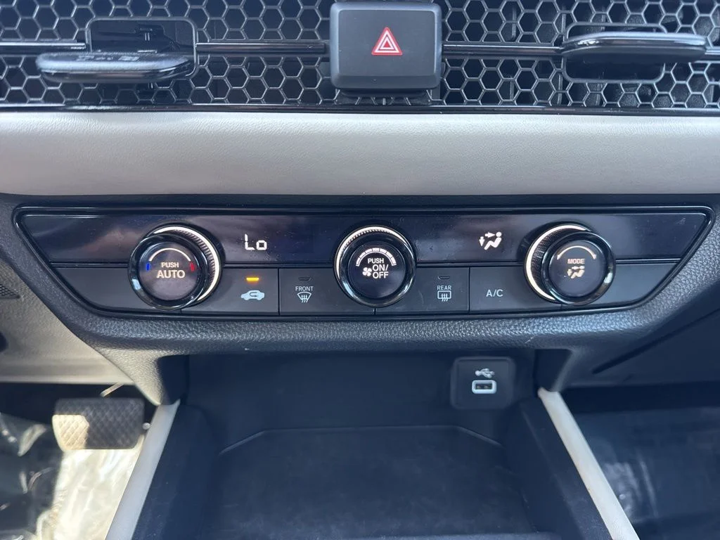 Used 2023 White Honda LX image 19