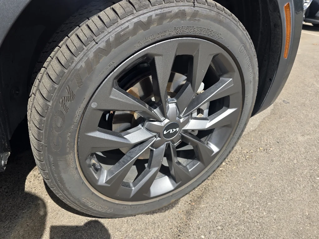 Used 2023 Aruba Green Kia X-Line SX Prestige image 10