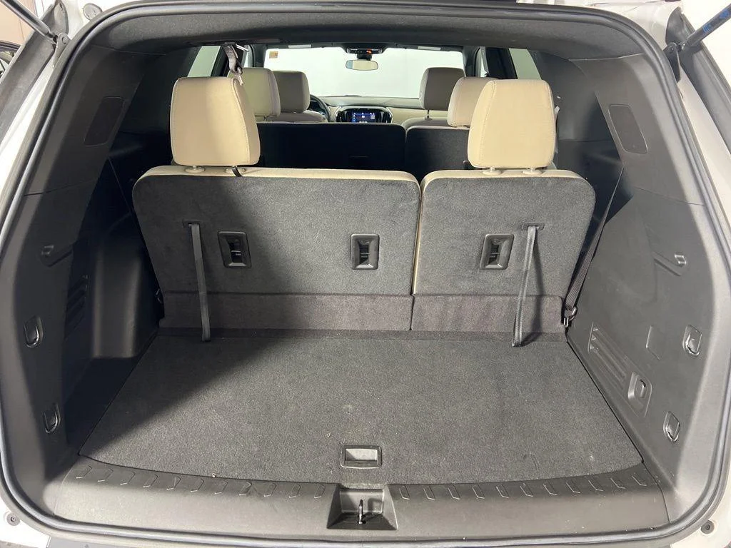 Used 2023 Summit White Chevrolet LS image 17