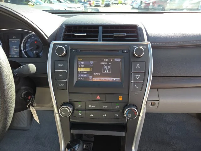 Used 2017 Silver Toyota LE image 27