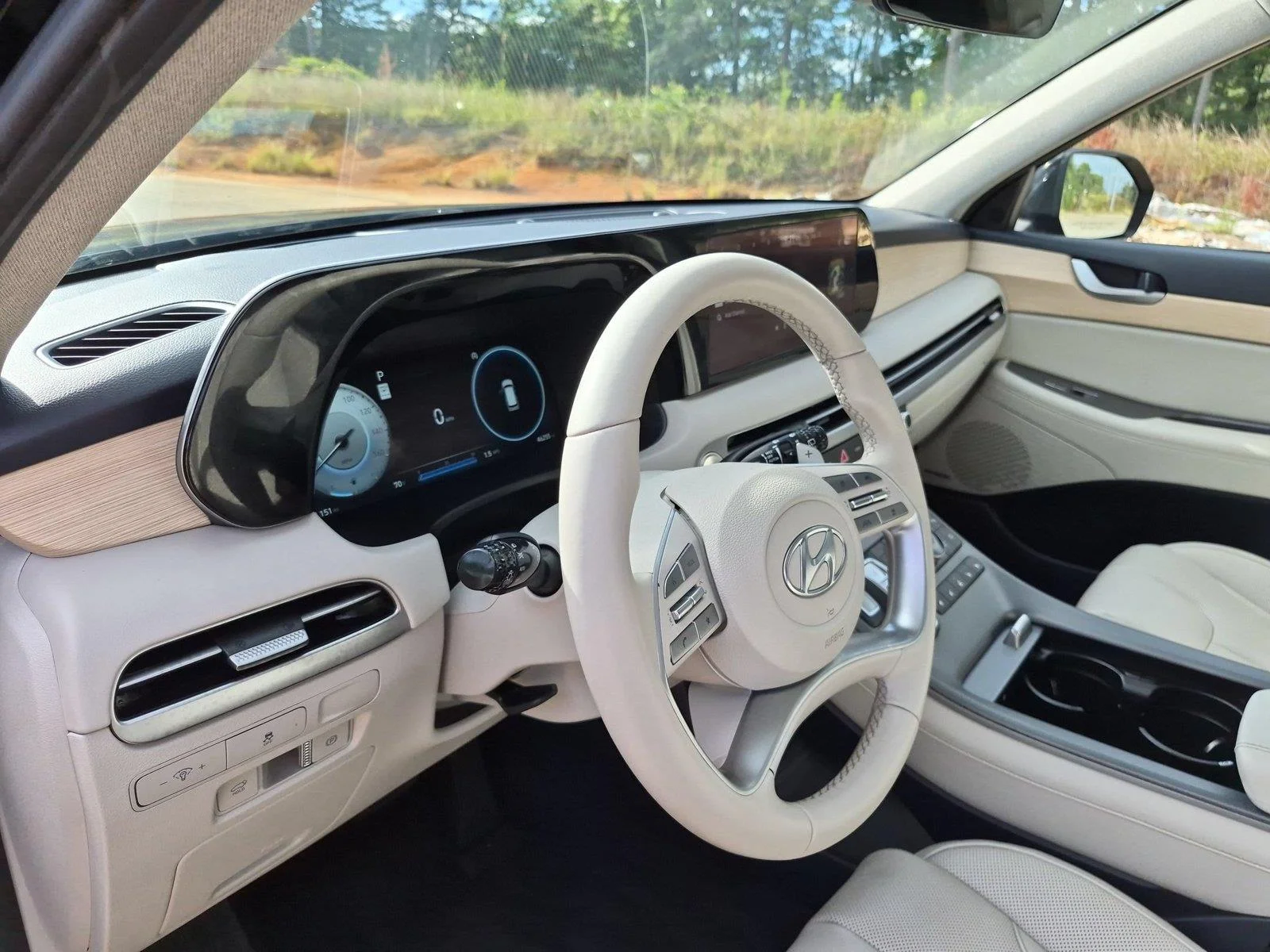 Used 2024 Abyss Black Pearl Hyundai Limited image 18