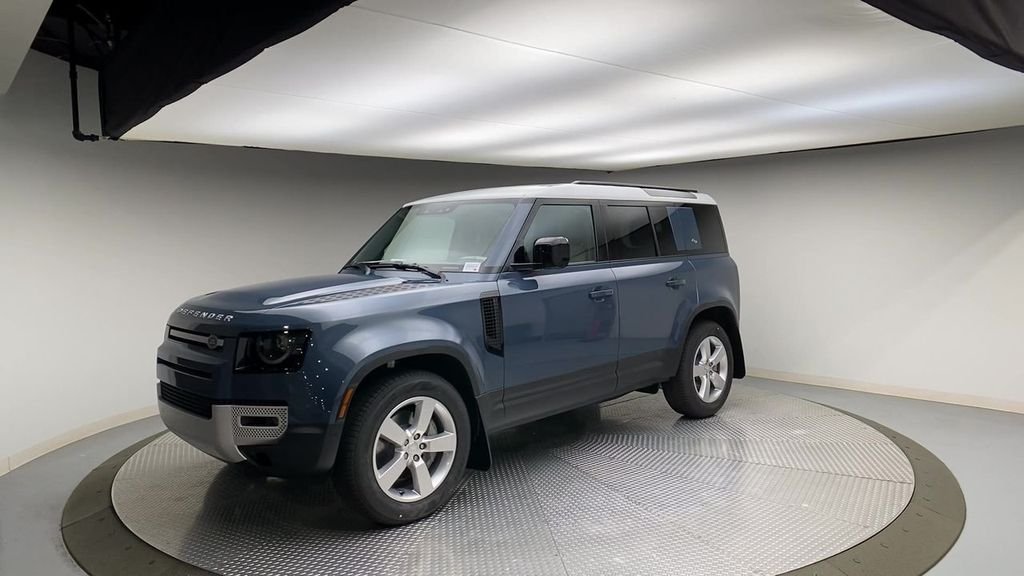 Used 2023 Tasman Blue Metallic Land Rover SE image 4