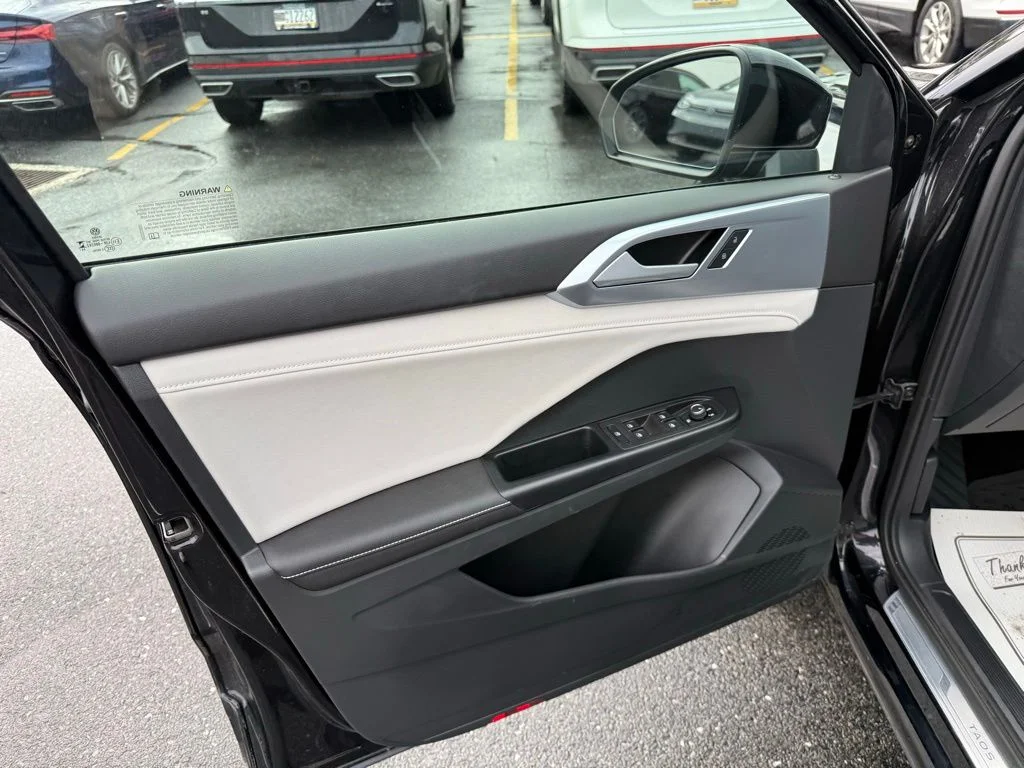 2025 Volkswagen Taos SE - Photo 31