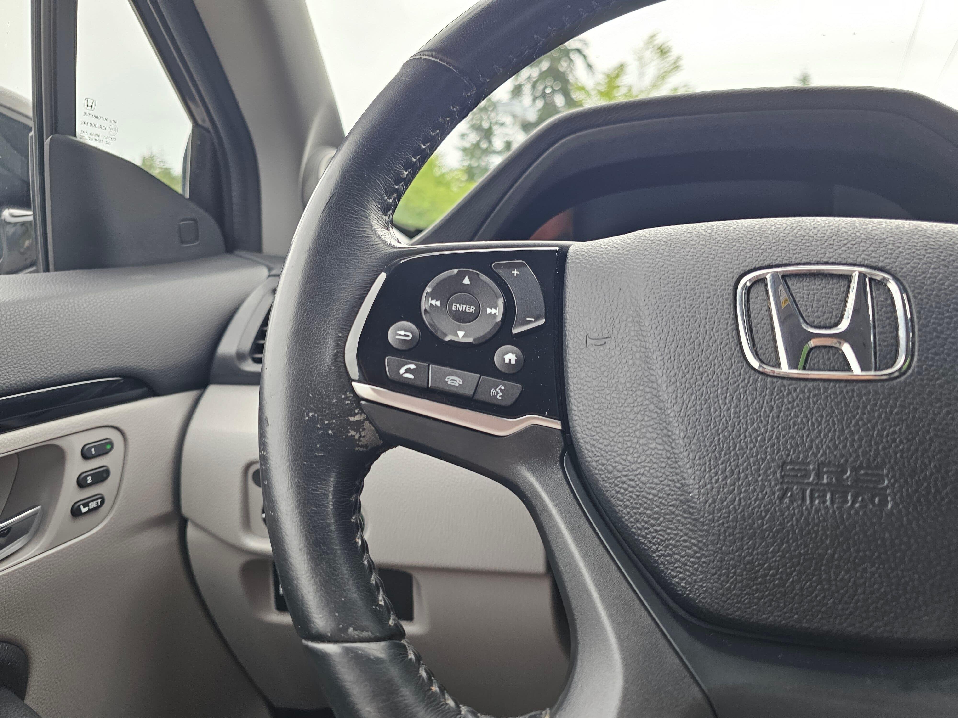 Used 2019 Modern Steel Metallic Honda Touring image 30