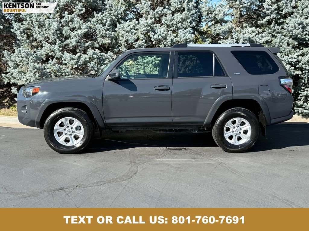 2024 Toyota 4Runner SR5 photo 4