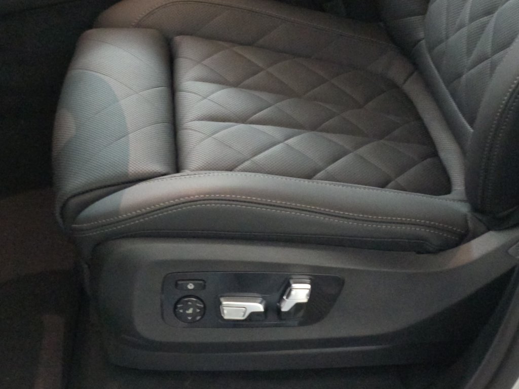 New 2026 Alpine White BMW xDrive50e image 28