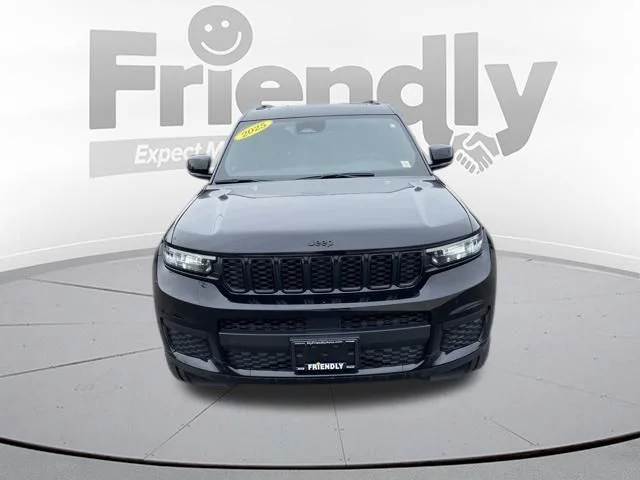 Used 2025 Black Jeep Altitude X image 2