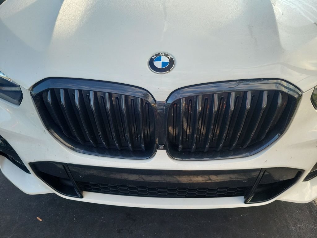 Used 2023 Alpine White BMW sDrive40i image 6