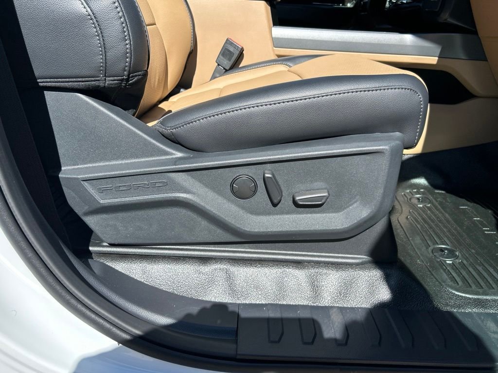 New 2026 Oxford White Ford Lariat image 47