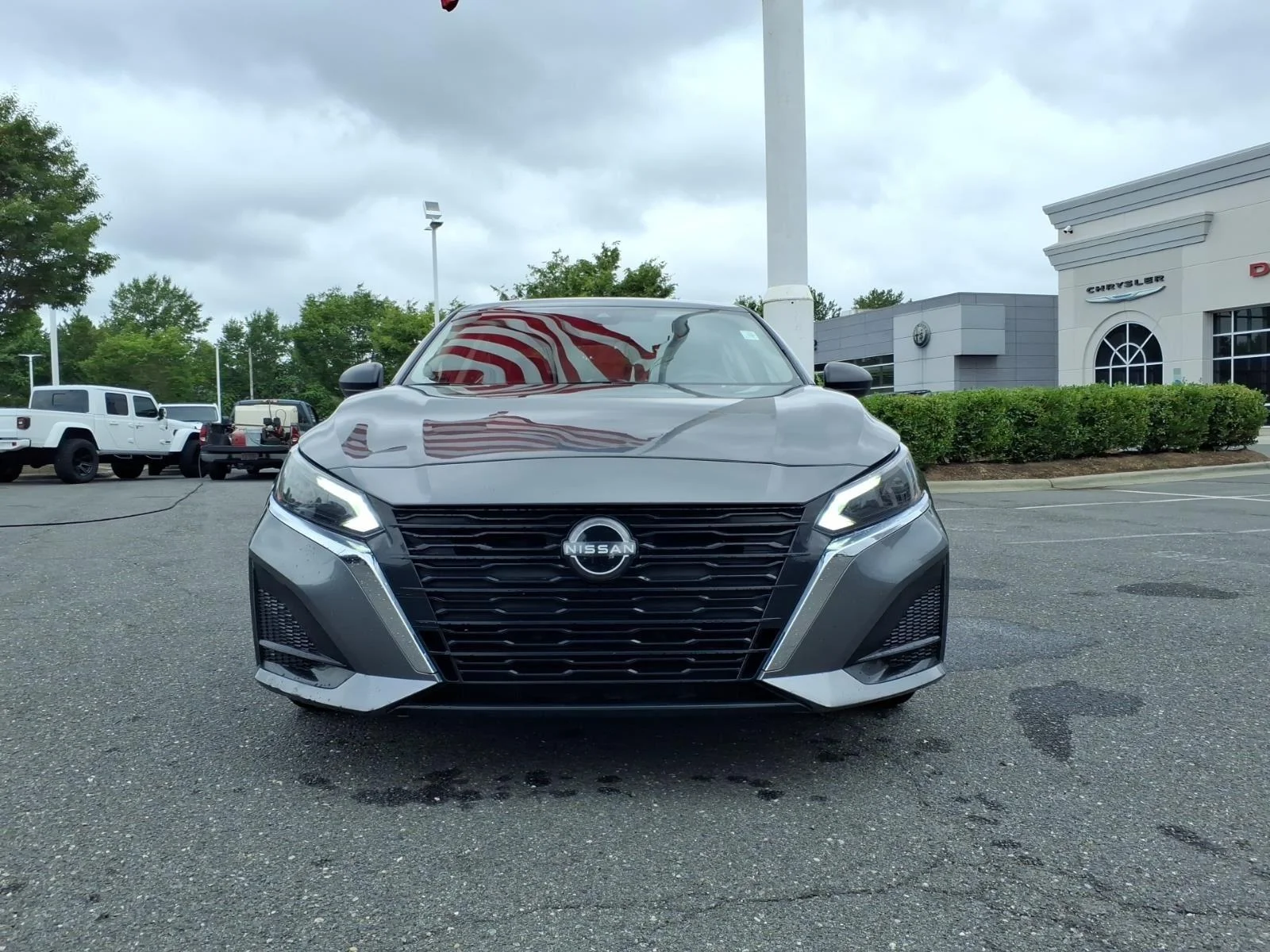Used 2024 Gun Metallic Nissan 2.5 SV image 11