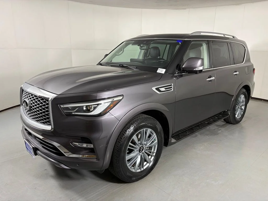 Used 2024 Gray INFINITI LUXE image 4