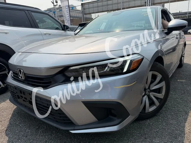 Certified Used 2023 Lunar Silver Metallic Honda LX image 1