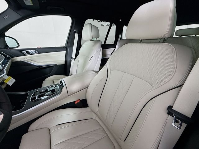 New 2026 White Metallic BMW xDrive50e image 22
