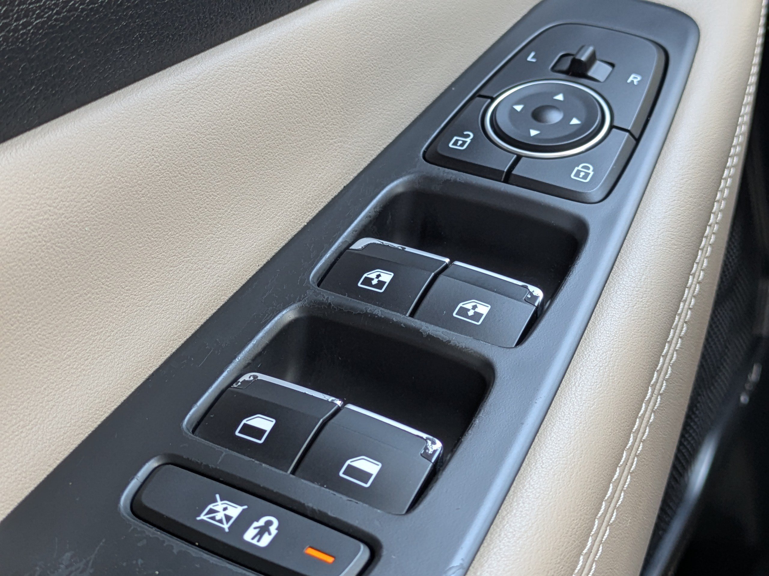 2019 Hyundai Santa Fe Limited - Photo 24