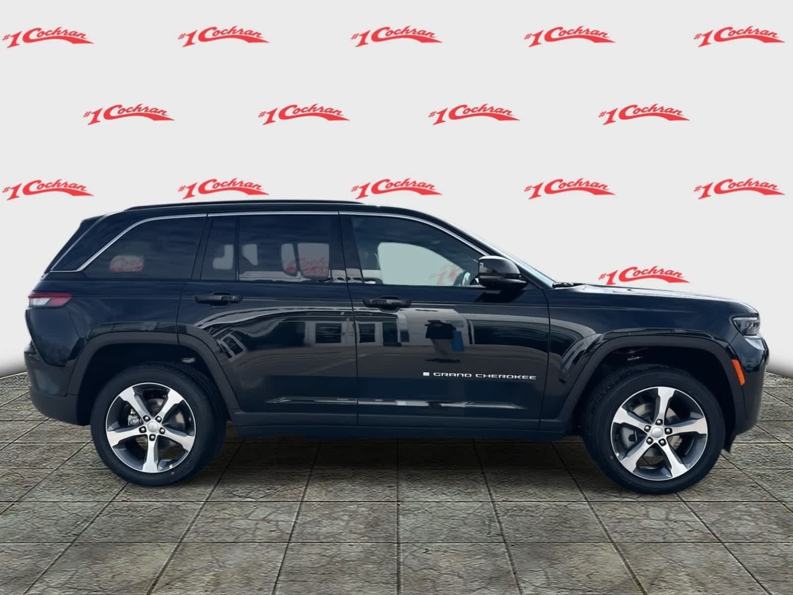 New 2026 Diamond Black Crystal Pearlcoat Jeep Limited image 5