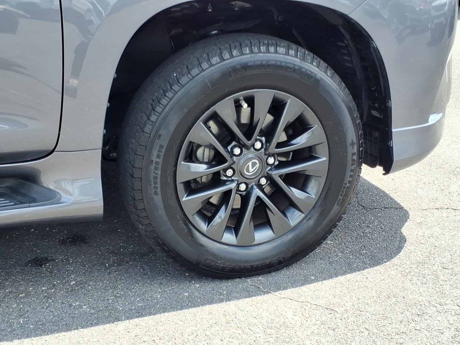 Used 2023 Nebula Gray Pearl Lexus GX 460 Premium image 13