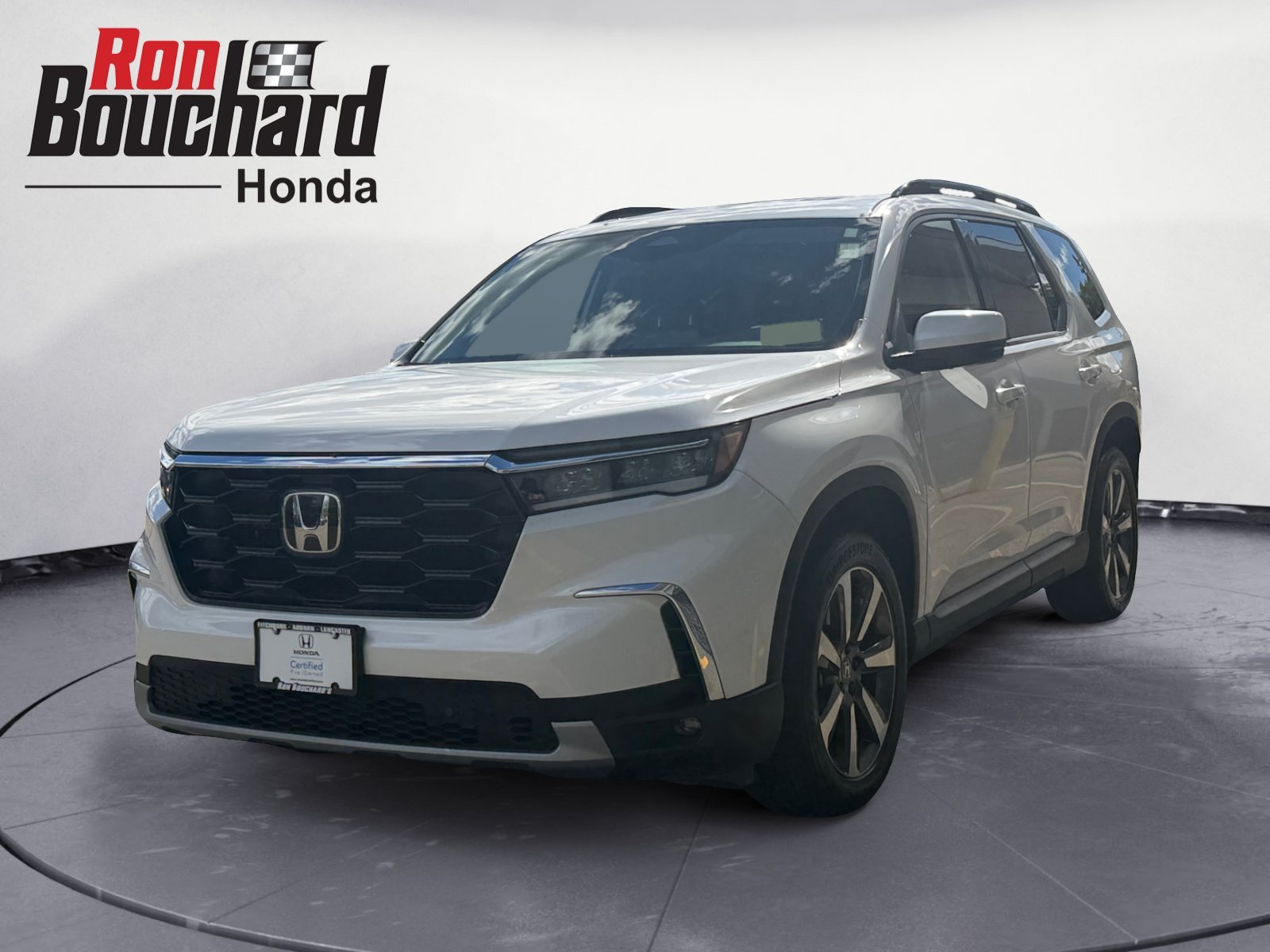 Certified Used 2025 Platinum White Pearl Honda Touring image 5