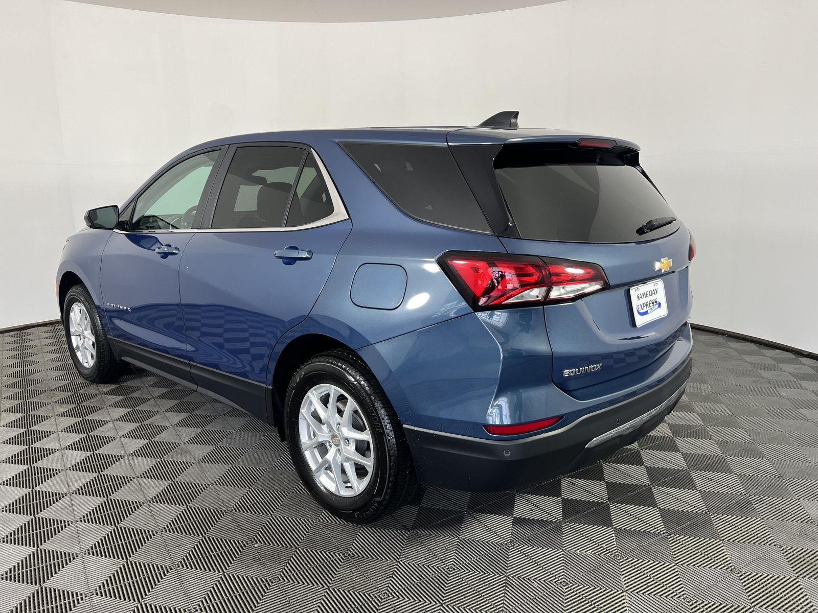 Used 2024 Lakeshore Blue Metallic Chevrolet LT image 26