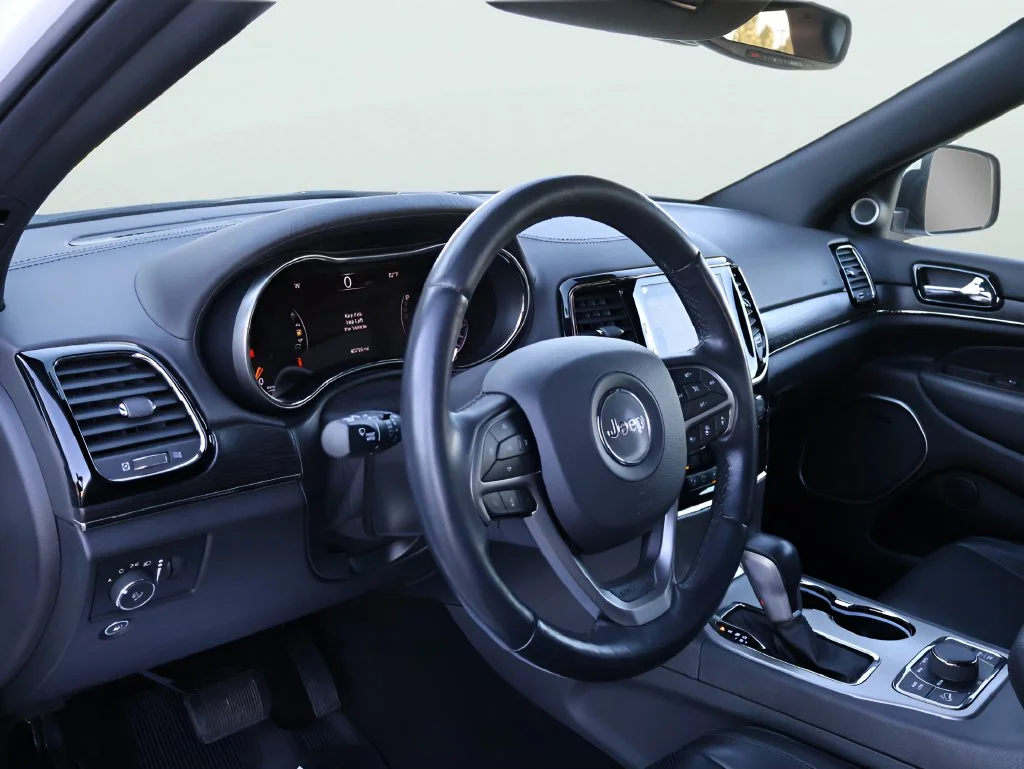 Used 2021 White Jeep High Altitude image 19