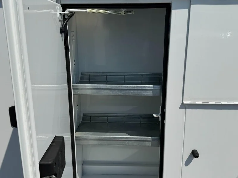New 2026 Oxford White Ford T-350 RWD SRW 138" WB 9500 GVWR image 8