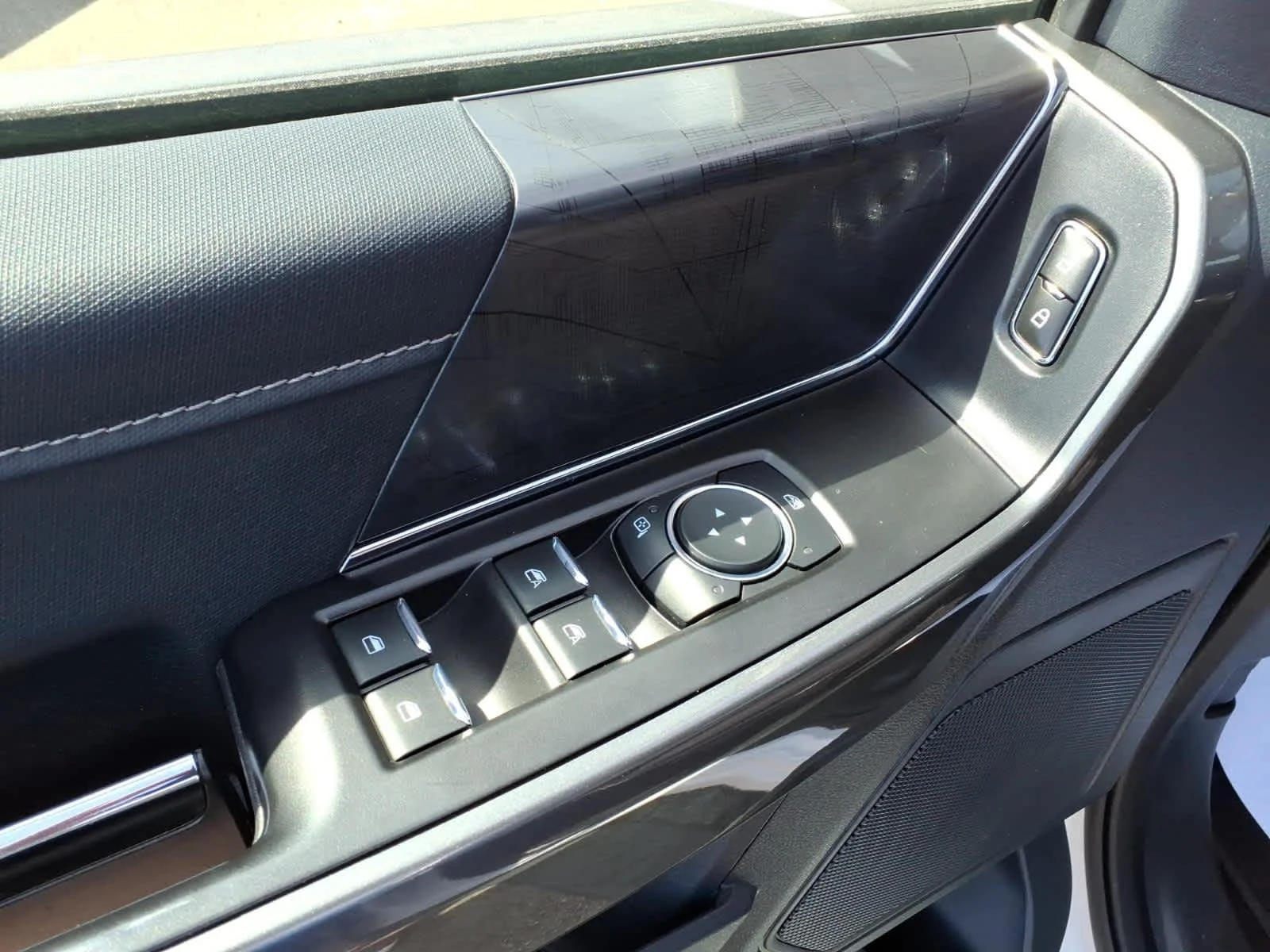 Used 2023 Oxford White Ford XLT image 12