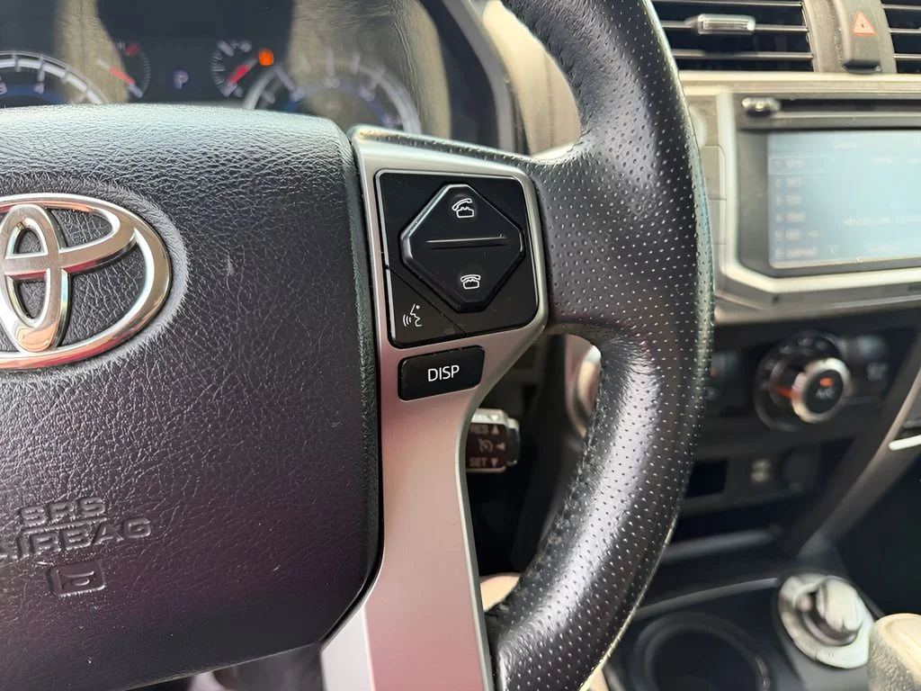 Used 2018 Nautical Blue Metallic Toyota SR5 image 17
