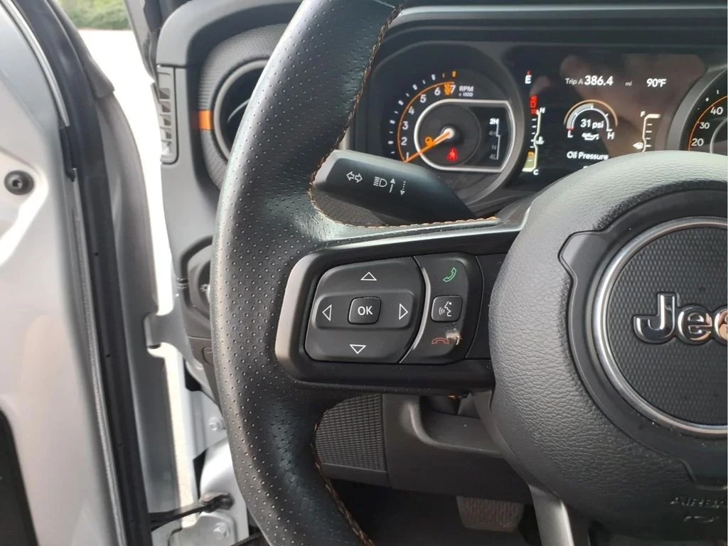 Used 2024 Silver Jeep Mojave image 23