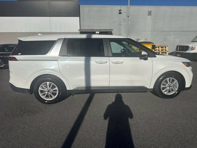Used 2022 White Kia LXS image 6