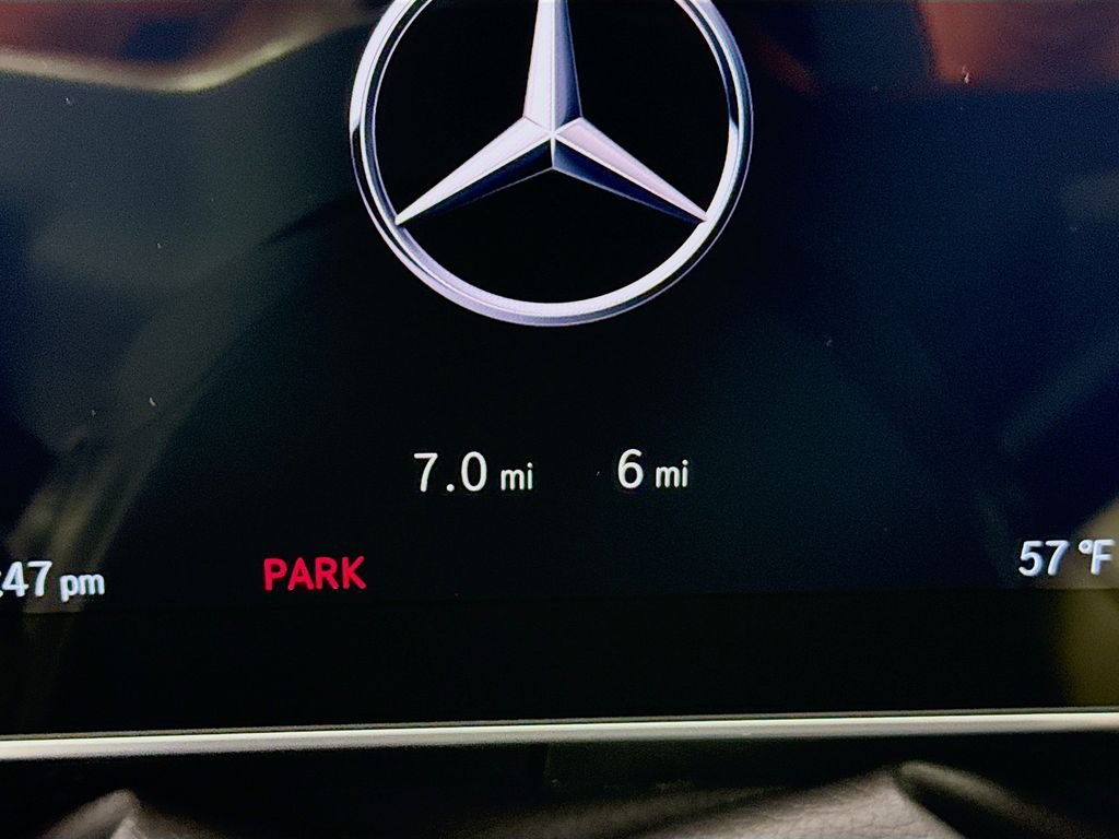 New 2026 Polar White Mercedes-Benz GLC 300 image 13