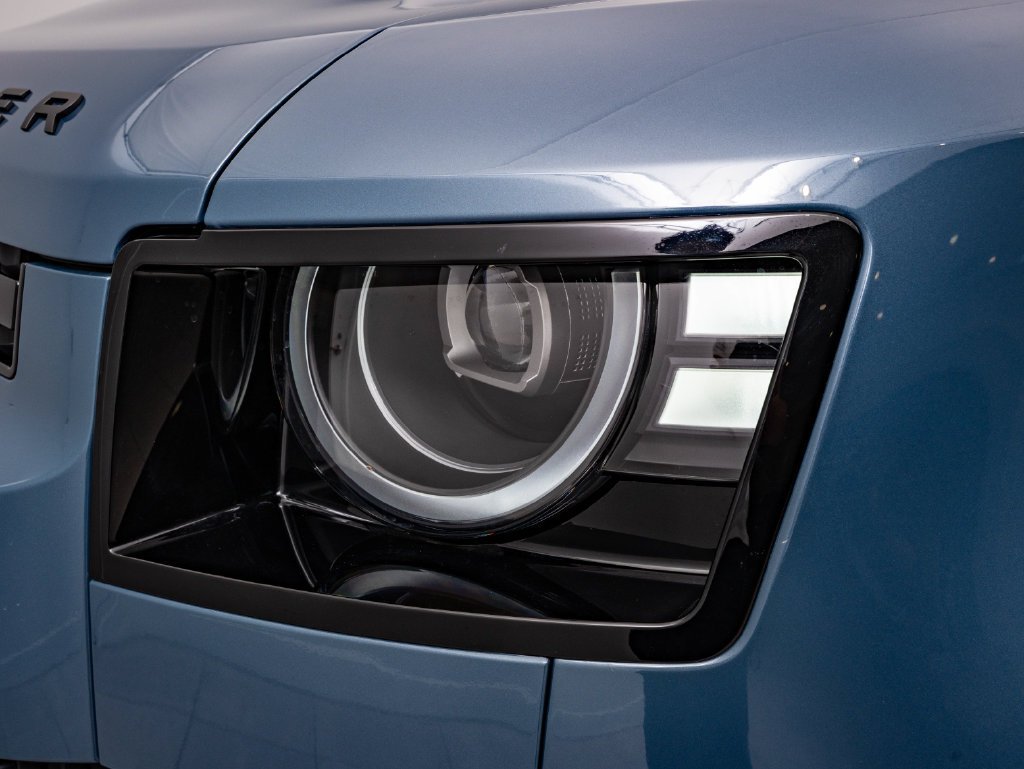 New 2026 Tasman Blue Land Rover X-Dynamic SE image 15