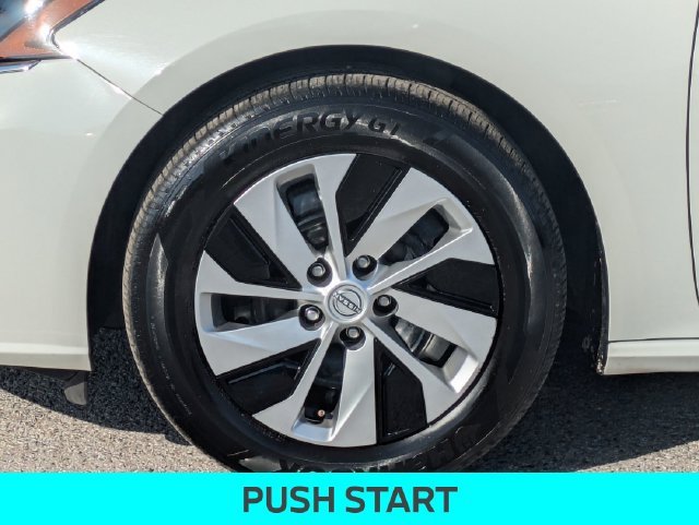 Used 2025 White Nissan 2.5 S image 12
