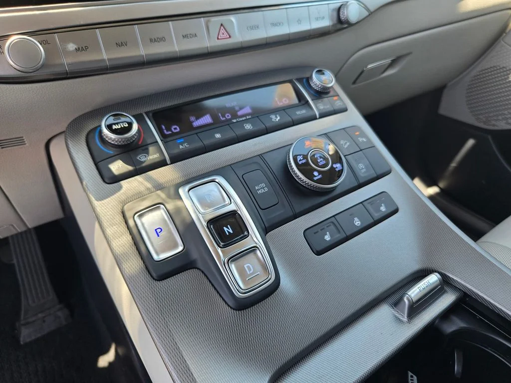 Used 2021 White Hyundai SEL image 20