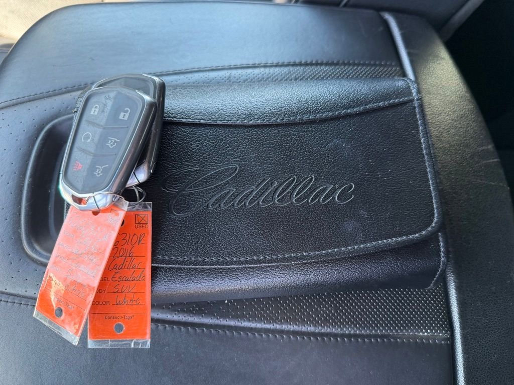 Used 2016 White Cadillac Platinum Edition image 33