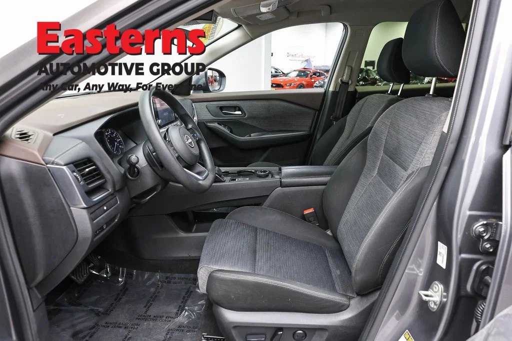 Used 2023 Gray Nissan SV image 13