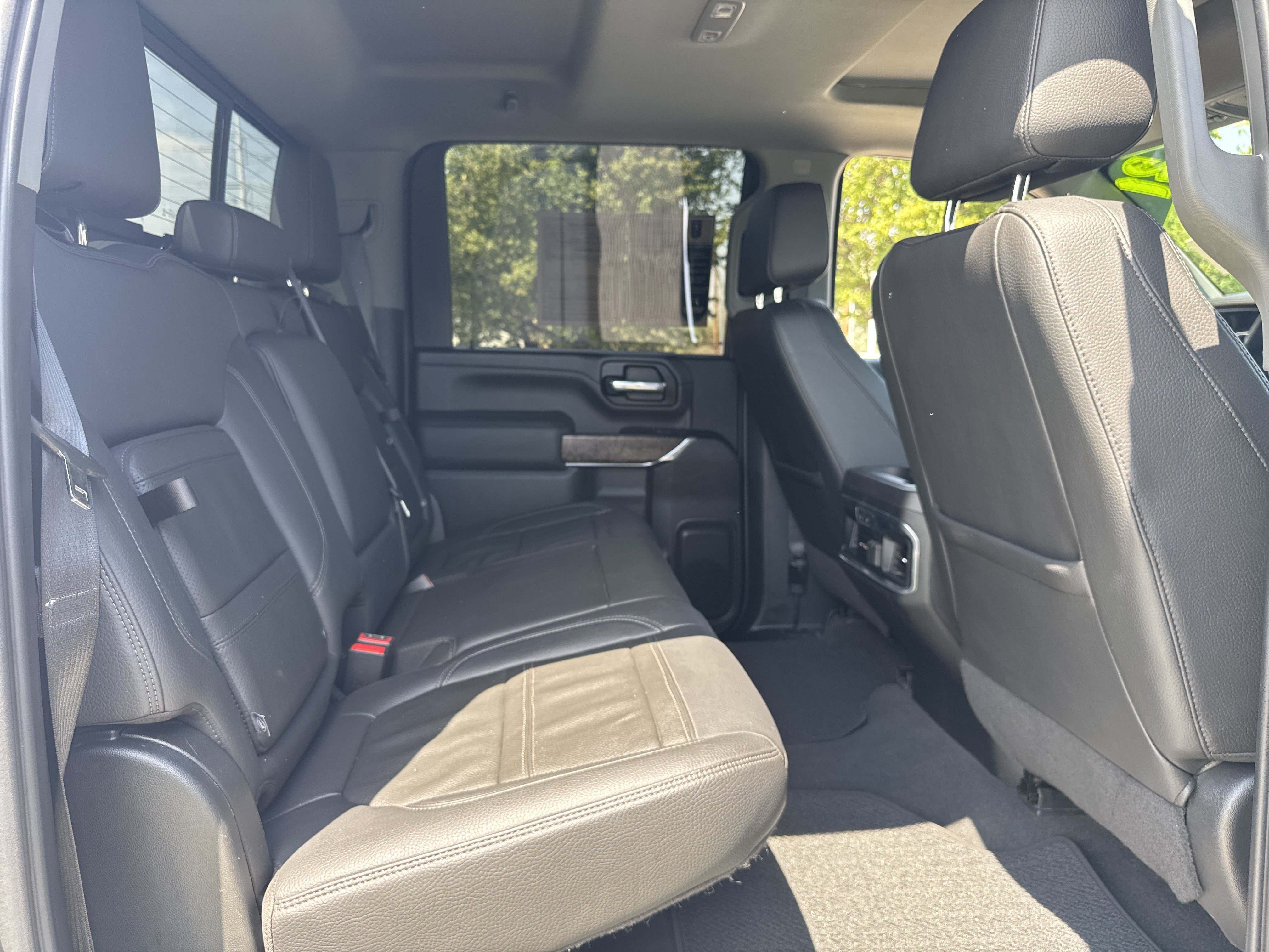 Used 2021 WHITE FROST TRICOAT GMC Denali image 25