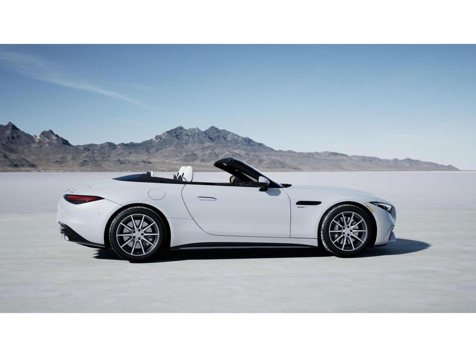 New 2027 MANUFAKTUR Moonlight White Metallic Mercedes-Benz AMG® SL 43 Roadster image 16