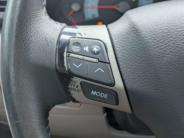 Used 2010  Toyota LE image 22