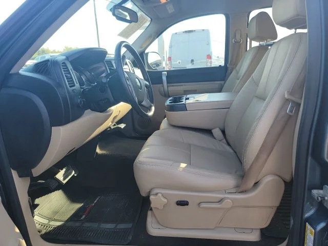 Used 2009 Blue Granite Metallic Chevrolet LT image 11