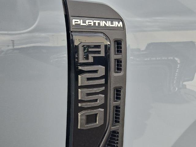 2026 Ford F-250 Super Duty Platinum - Photo 29