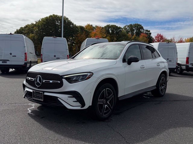 Used 2023  Mercedes-Benz GLC 300 image 3