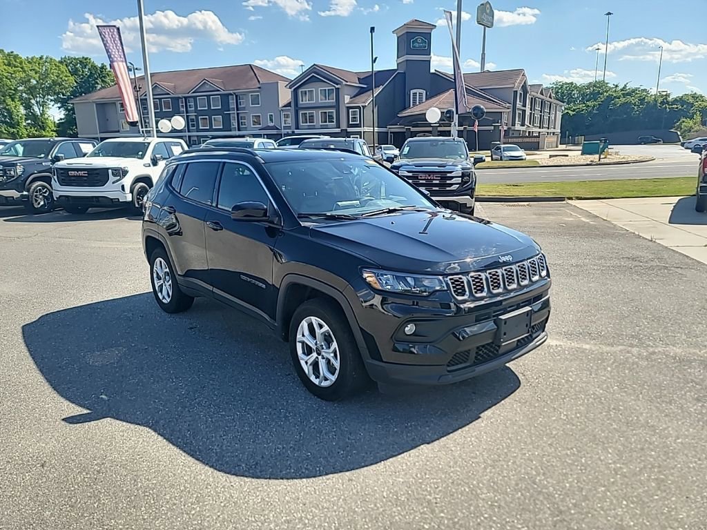 2025 Jeep Compass Latitude 4X4's photo
