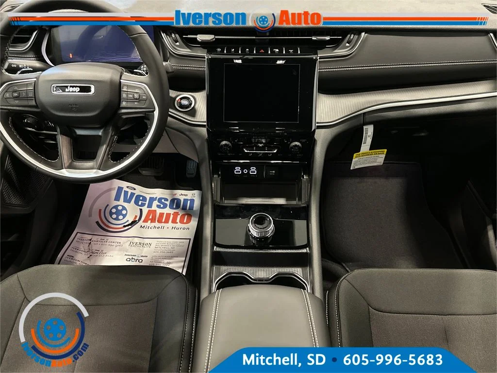 New 2026 Velvet Red Pearl-Coat Exterior Paint Jeep Laredo X image 29