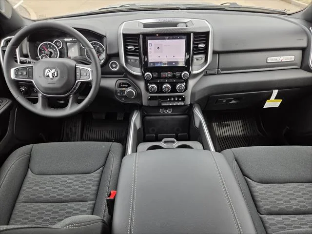 New 2026 Diamond Black Crystal Pearl-Coat Exterior Paint RAM Big Horn/Lone Star image 8