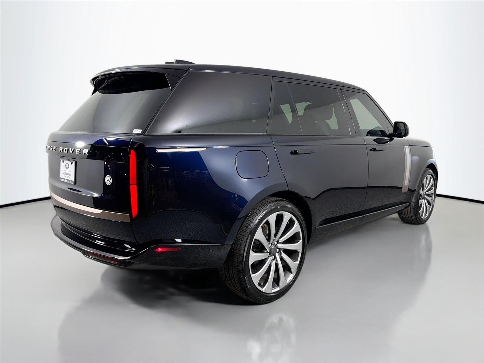 New 2026 Constellation Blue Ultra Metallic Gloss LAND ROVER SV Signature Suite image 5