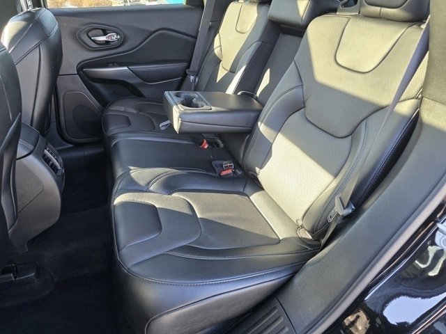 Used 2022 Diamond Black Crystal Pearlcoat Jeep Limited image 31