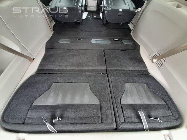 Used 2022 Brilliant Black Crystal Pearlcoat Chrysler Touring L image 52