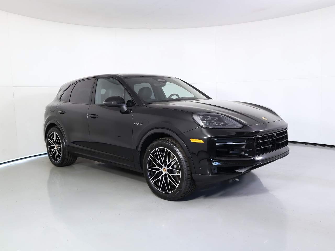 New 2026 Chromite Black Metallic Porsche E-Hybrid image 9