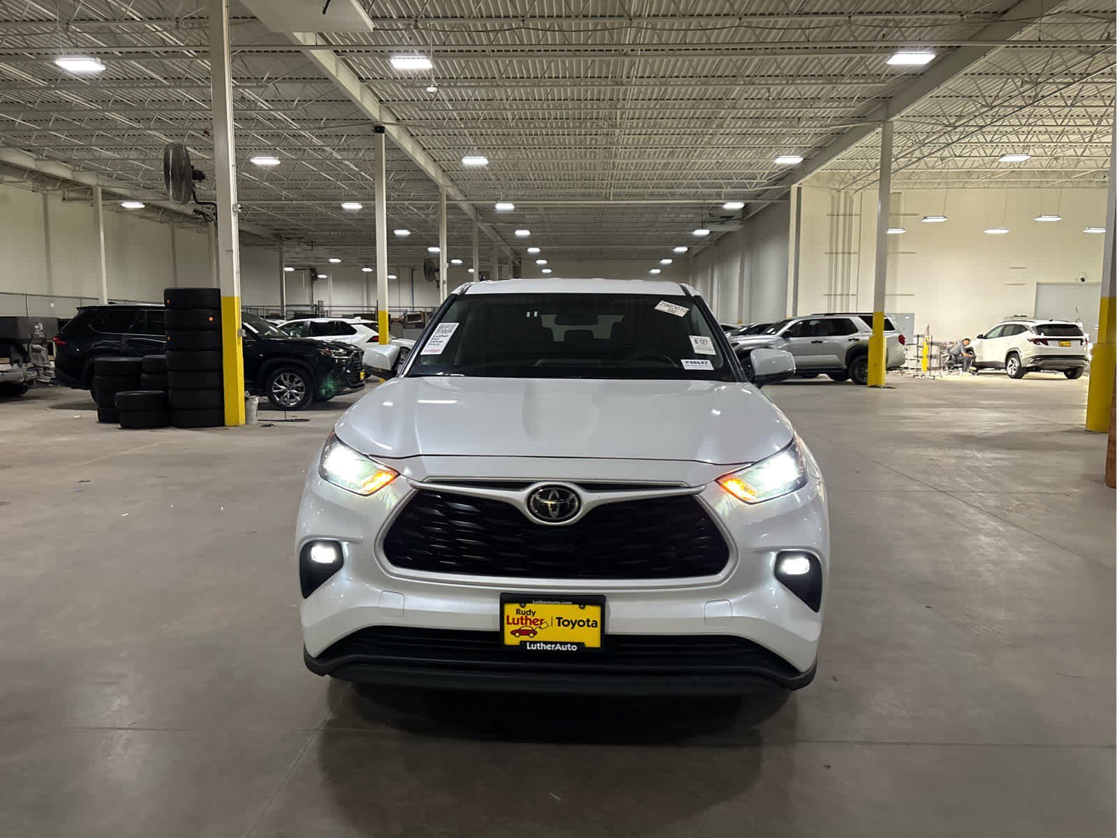 Used 2025 Wind Chill Pearl Toyota LE image 2